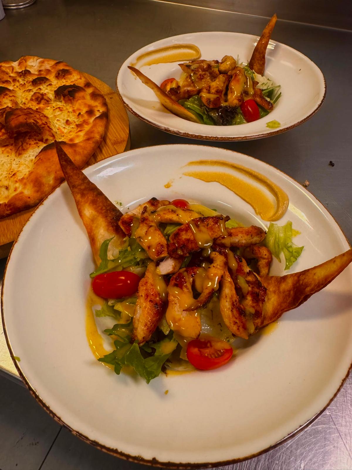 Gericht aus dem Balkan-Grillhaus